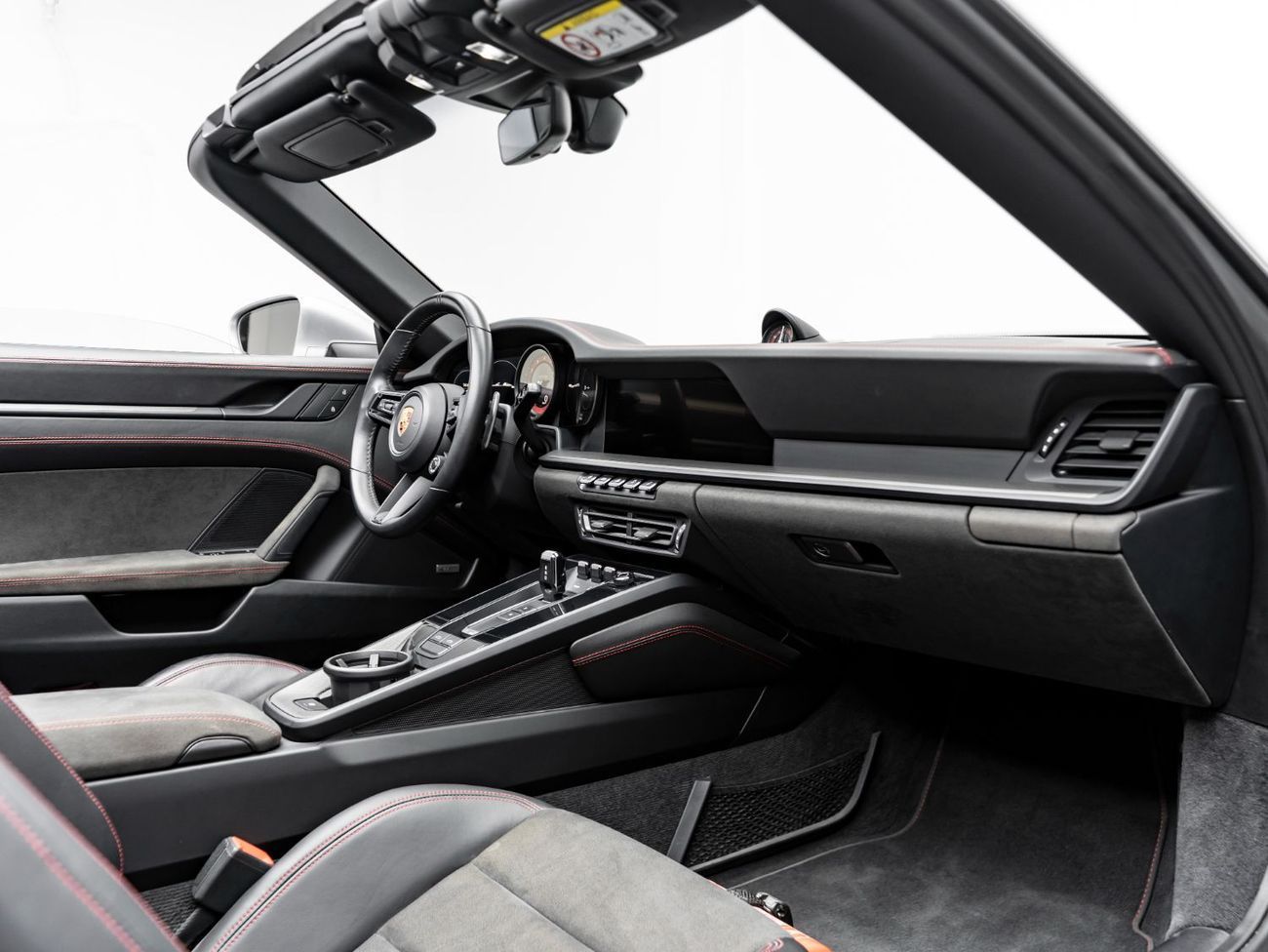 Porsche 911 Targa 4GTS 3.0L (450 HP)