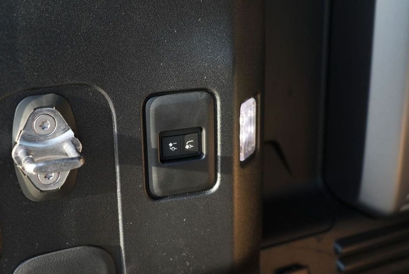 Land Rover Defender 2025 Defender 3.0L Petrol P400 X-Dynamic HSE