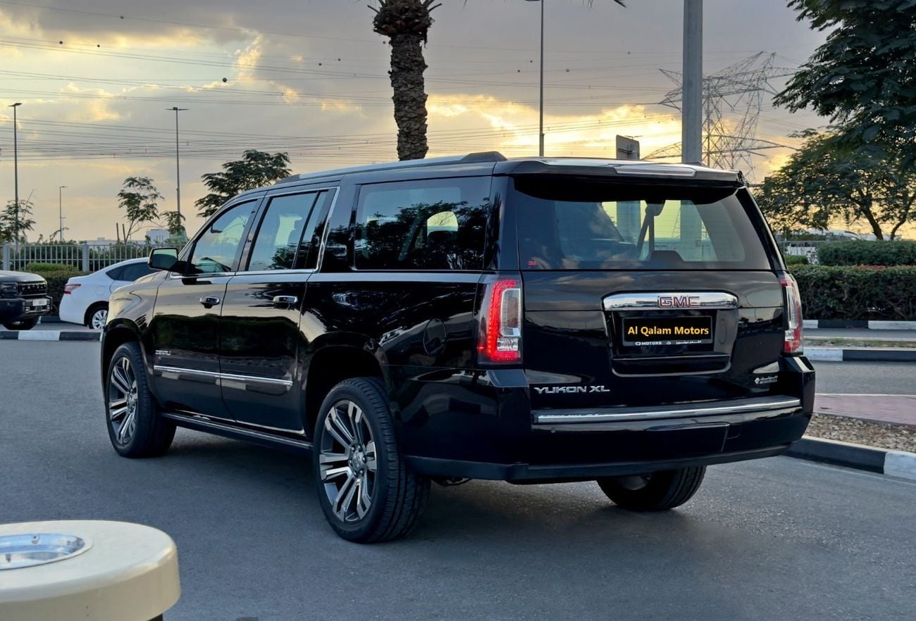 GMC Yukon DENALI COOL BOX/HF TAILGATE Denali 6.2L (8 Seater)
