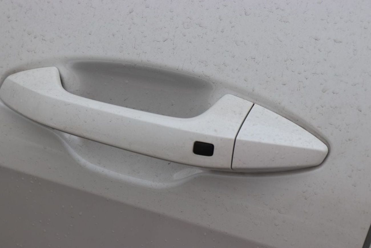 كيا سبورتيج 2.0L HYBRID, KEYLESS ENTRY, PUSH START,LEATHER SEAT, PANORAMIC ROOF, MODEL 2025 CHINA SPECS