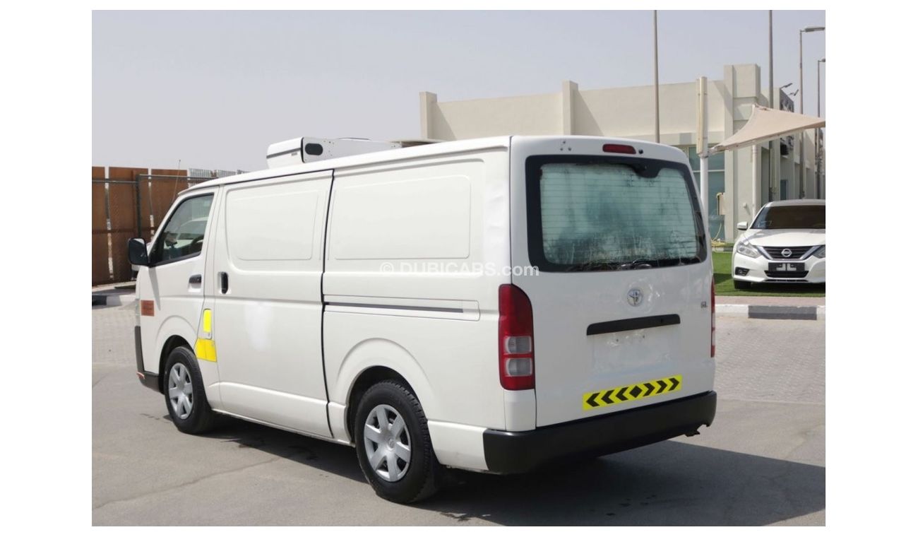 Toyota Hiace 2015 - CHILLER VAN WITH GCC SPECS ((EXCELLENT CONDITION))
