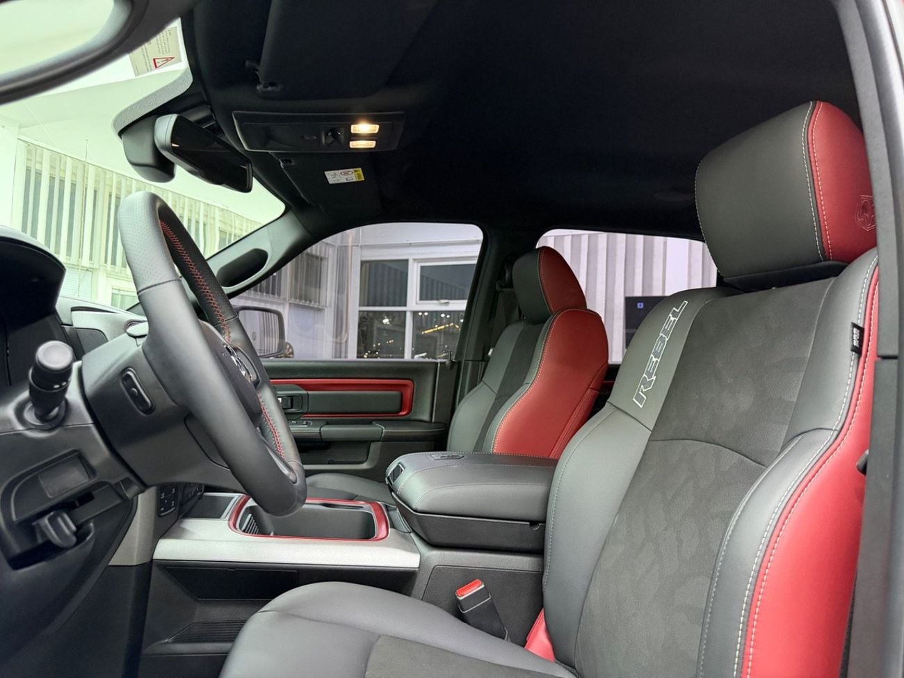 Dodge Ram Van Only 8000 km .. Brand new condition .. V8 .. 5,7 L .. HEMI