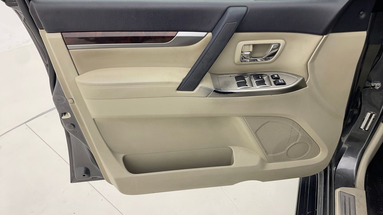 ميتسوبيشي باجيرو GLS LOW LINE 3.5 | بدون دفعة مقدمة | اختبار قيادة مجاني للمنزل