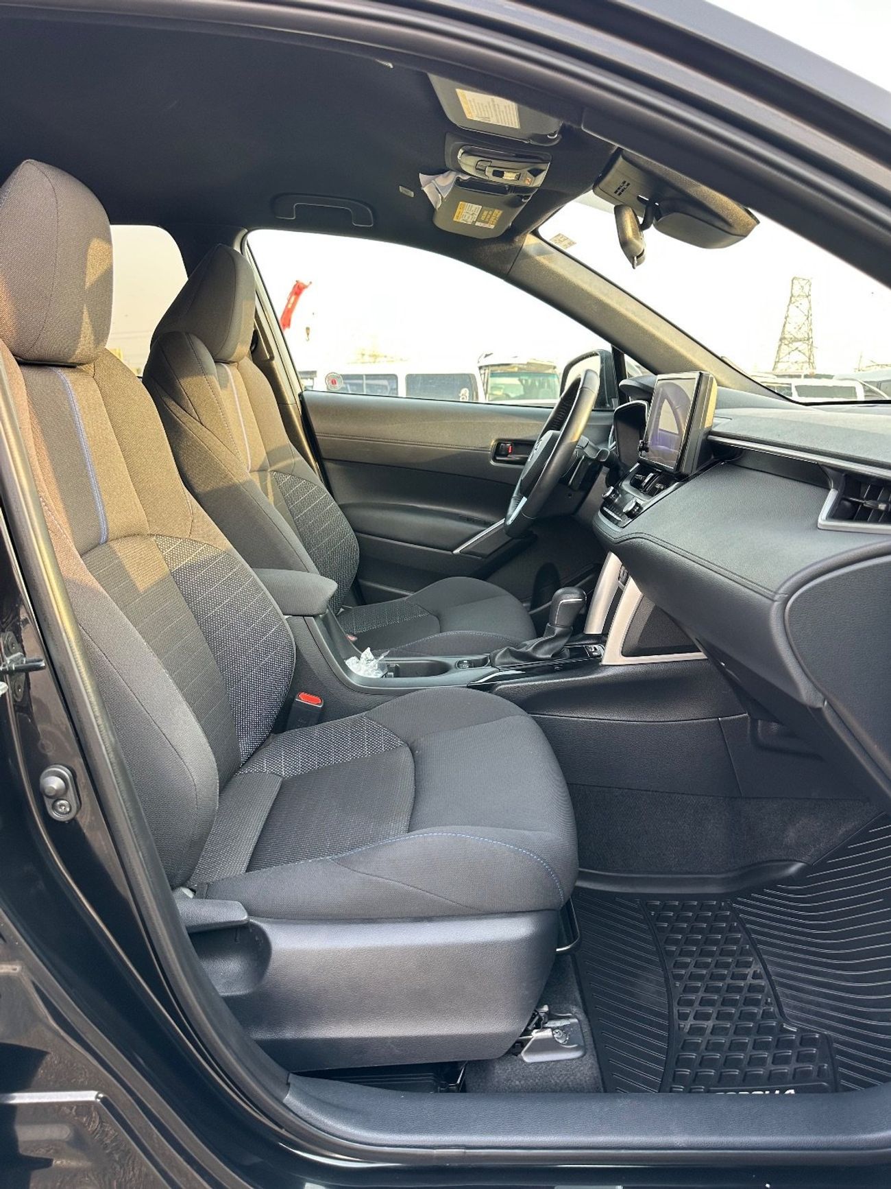 Toyota Corolla Cross Hybrid SE Full Option push start 2023