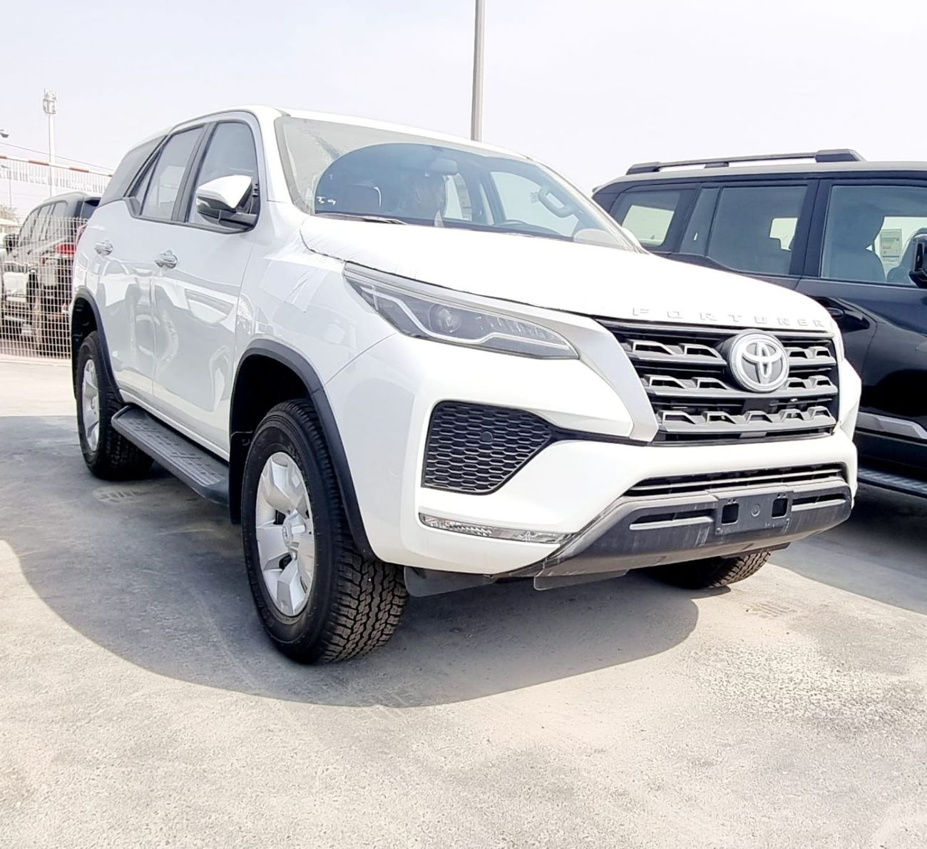 تويوتا فورتونر TOYOTA FORTUNER 2.7L 4x4 PETROL MY 2025