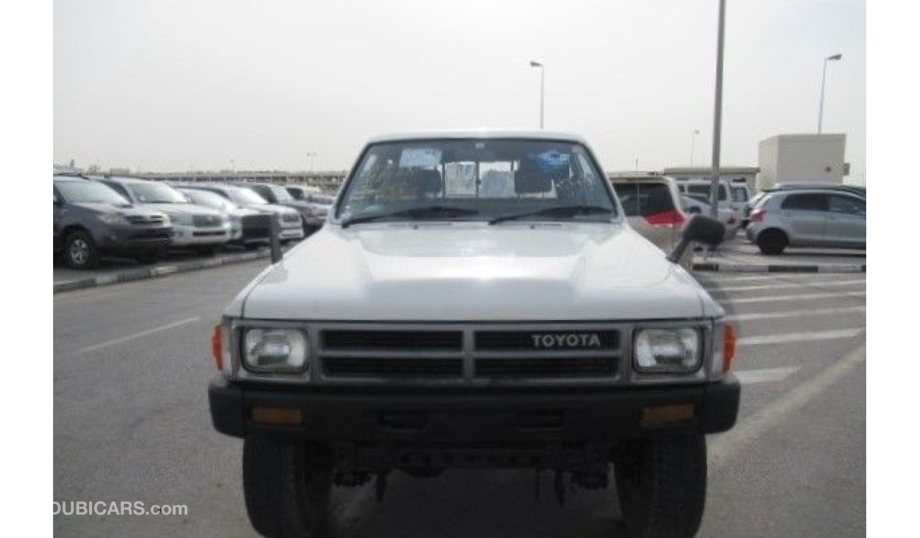 تويوتا هيلوكس Toyota Hilux pick Up Right Hand Drive (Stock PM 828)