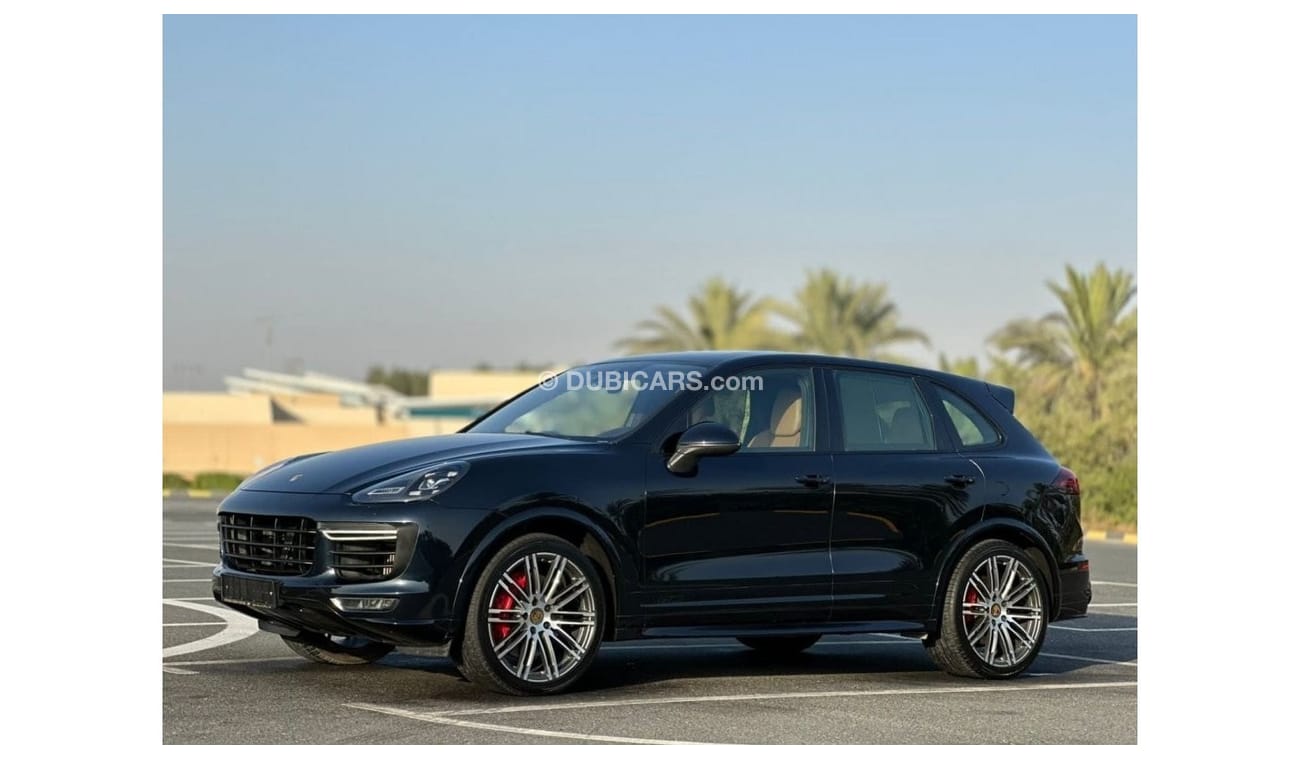 Used Porsche Cayenne GTS 2016 for sale in Dubai 630945