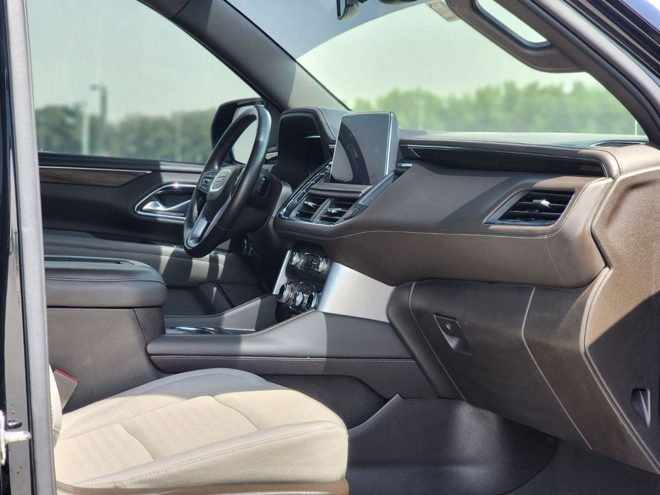 جي أم سي يوكون 5.3 V8 SLE (2WD)