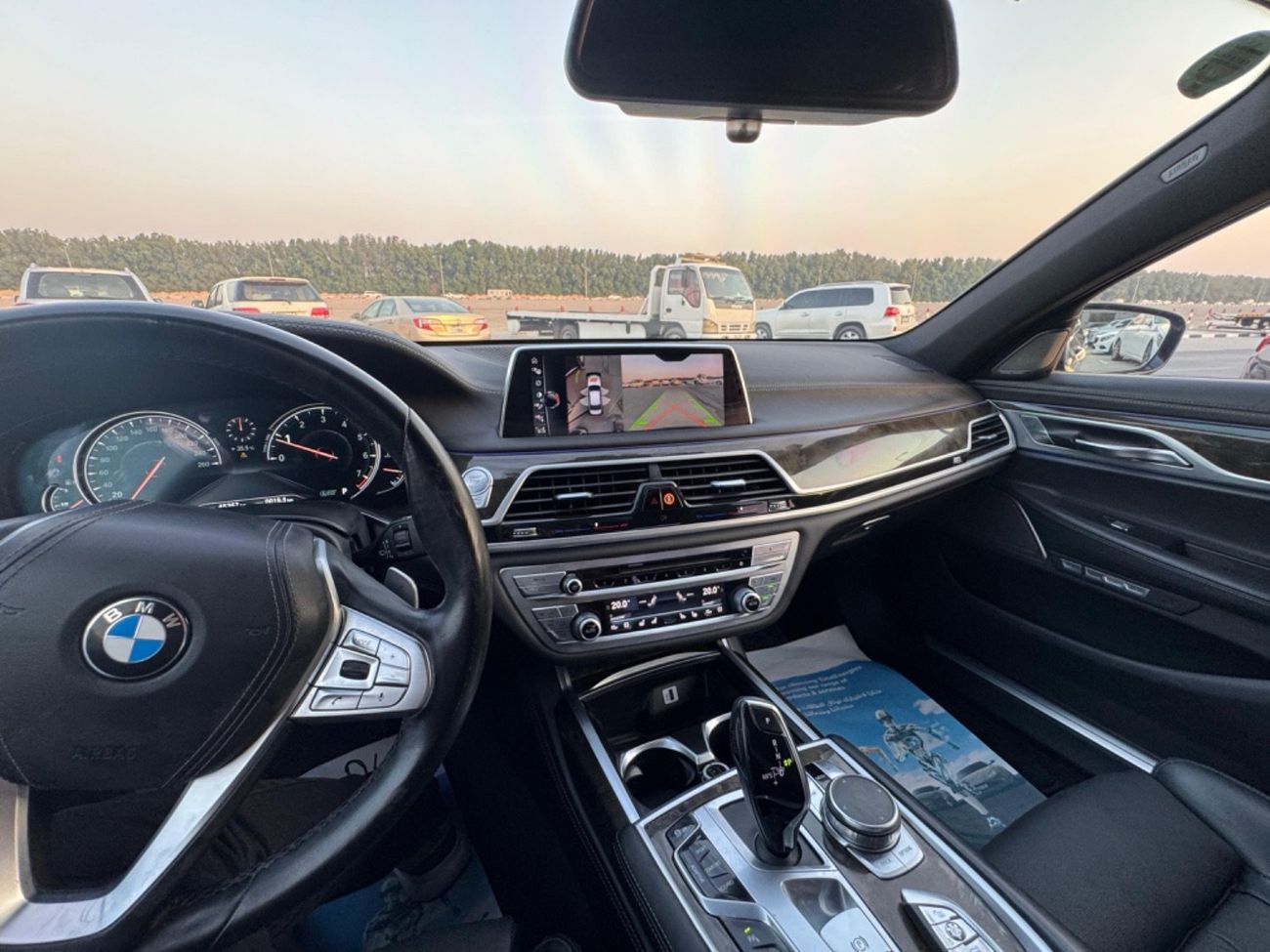 بي أم دبليو 750Li Luxury M Sport Package 4.4L