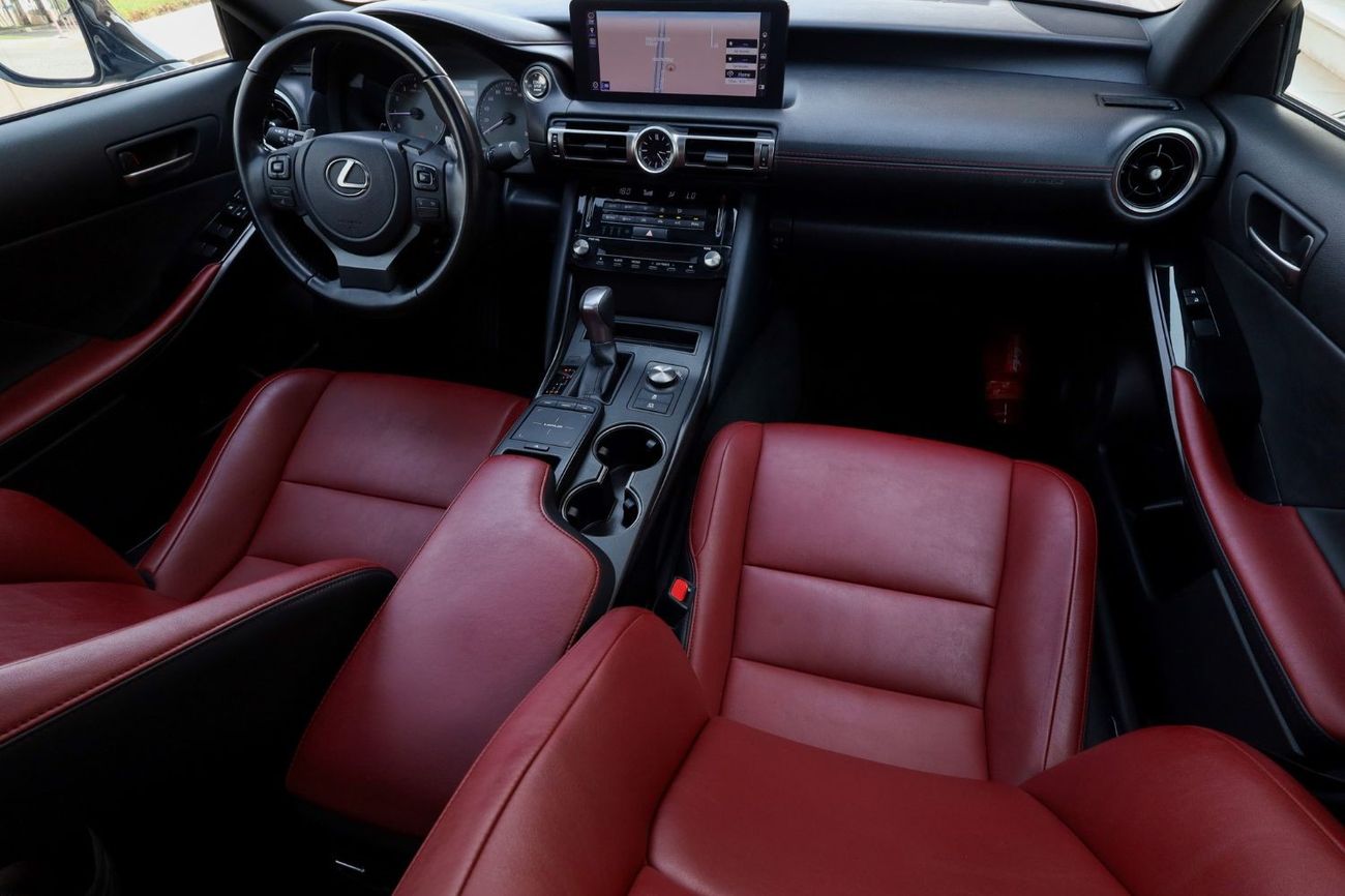 Lexus IS300 Premier Lexus IS300 2021 GCC under Warranty with Flexible Down-Payment/ Flood Free.