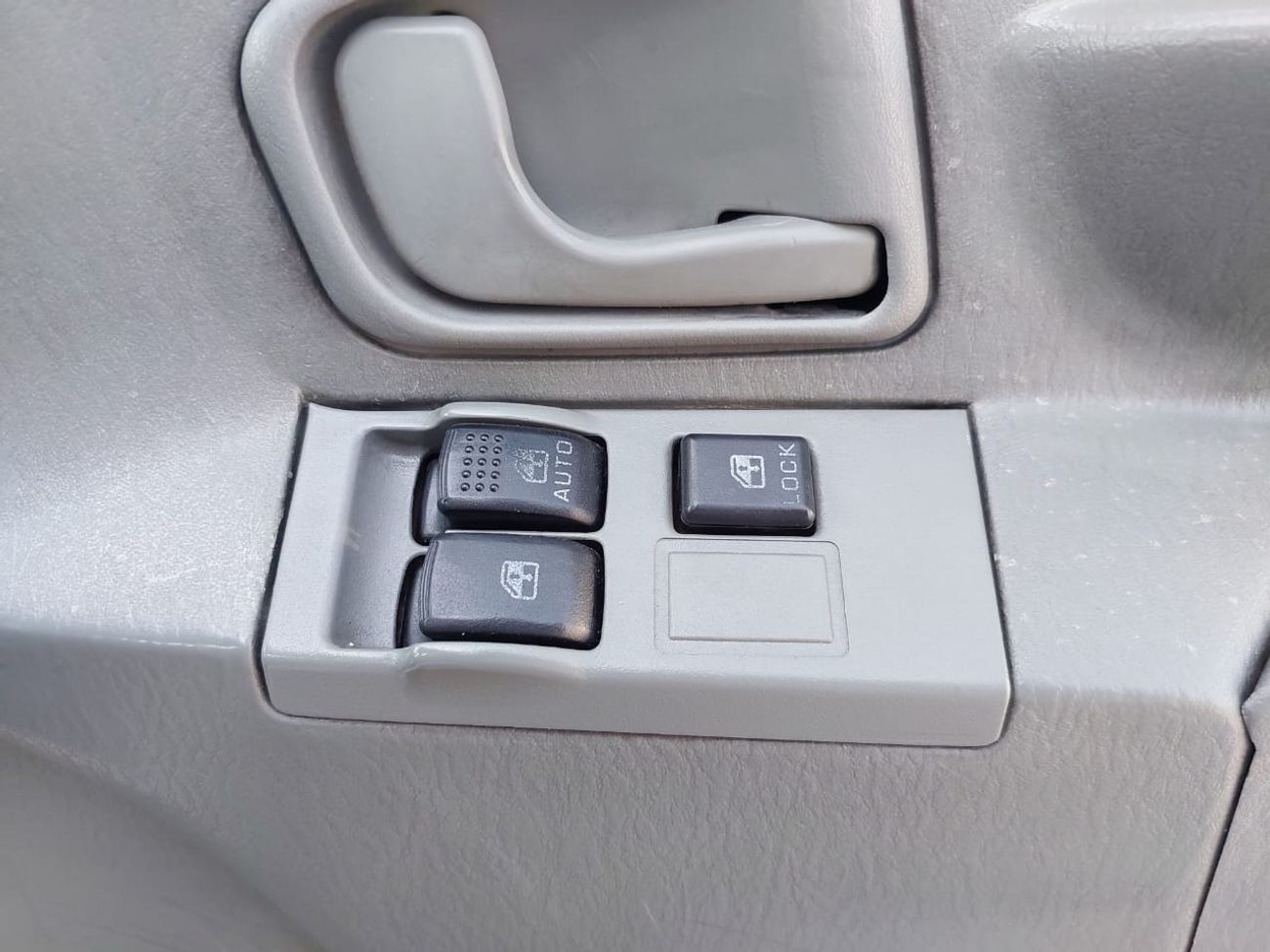 ميتسوبيشي فوسو كانتير MITSUBISHI CANTER TRUCK RHD 1994 MODEL 4.5 L DIESEL MANUAL(PM00202)