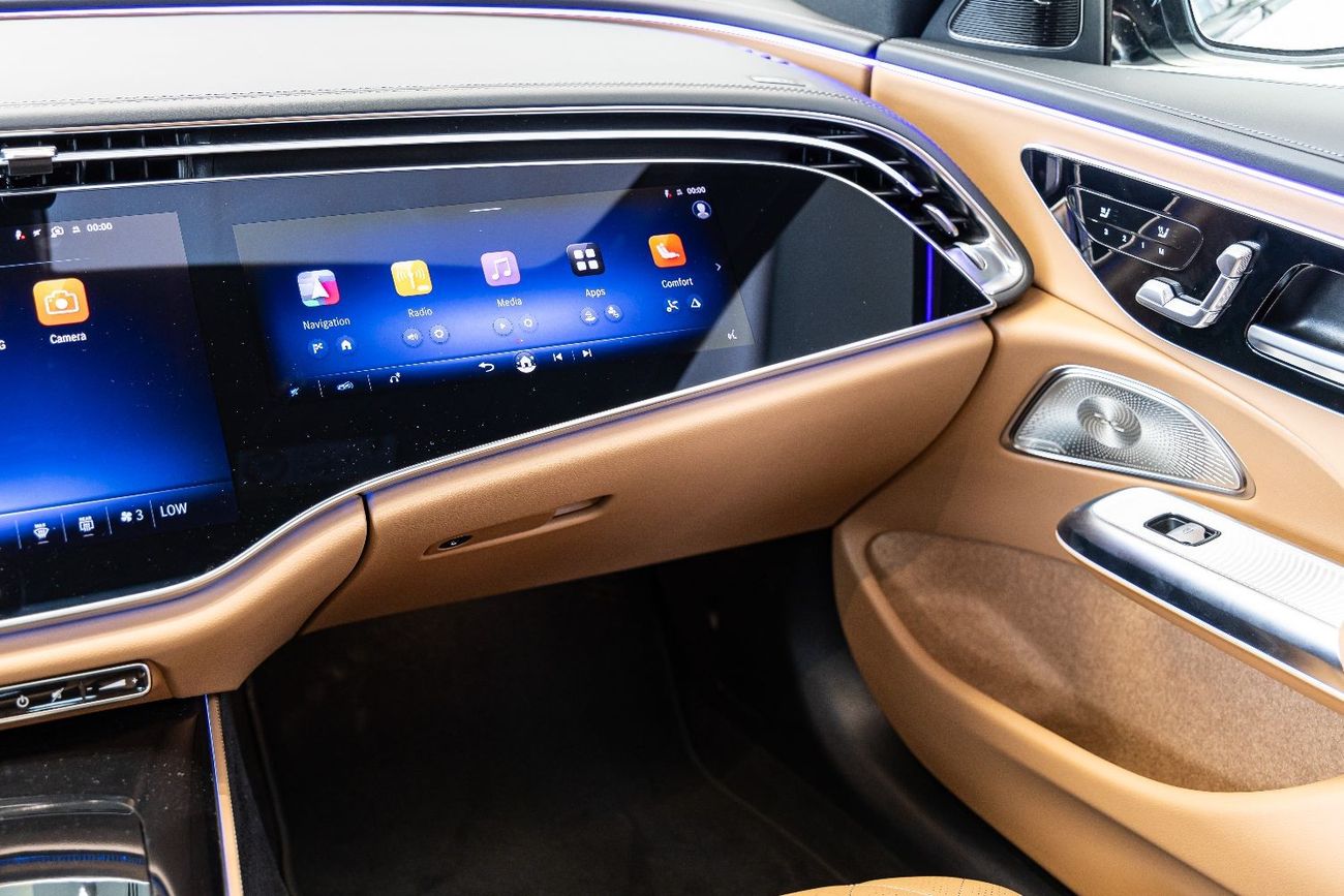 Mercedes-Benz E200 Mercedes-Benz E200 Premium Plus | AMG Night Package | Super Screen | Fully Loaded | Opalite white |