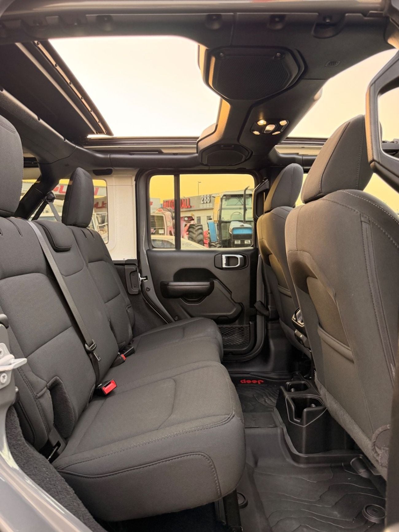 Jeep Wrangler Unlimited SPORT full option automatic Roof