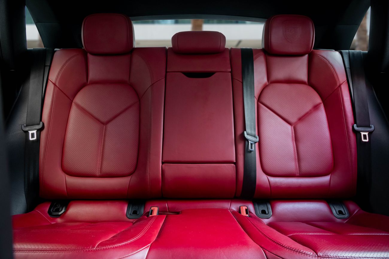 Porsche Macan 2,938 P.M | 0% Downpayment | MACAN CHRONO PACK AMAZING CONDITION!