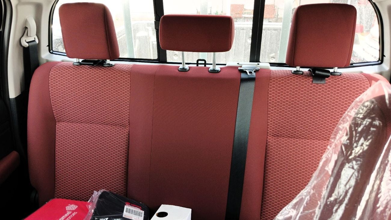 تويوتا هيلوكس 2.4L Diesel Manual DC Pickup 2026YM