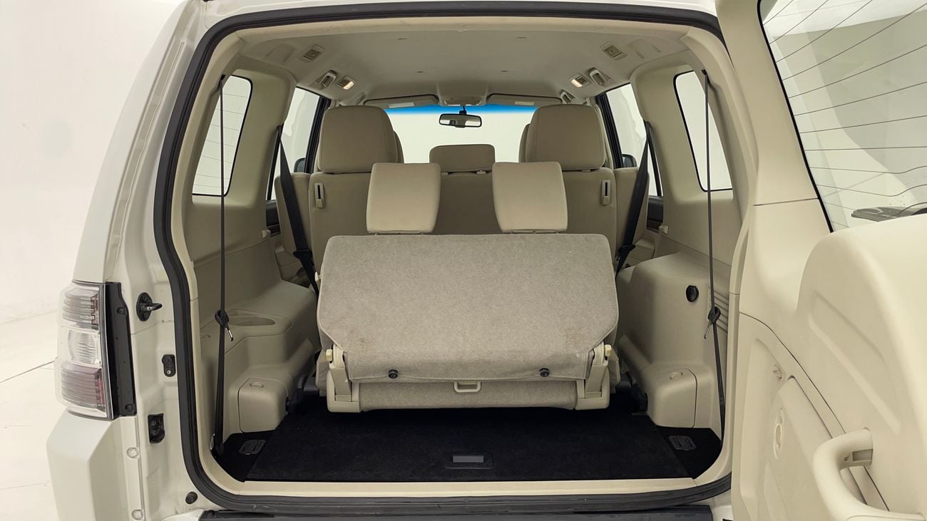 ميتسوبيشي باجيرو GLS MIDLINE 3 | بدون دفعة مقدمة | اختبار القيادة في المنزل