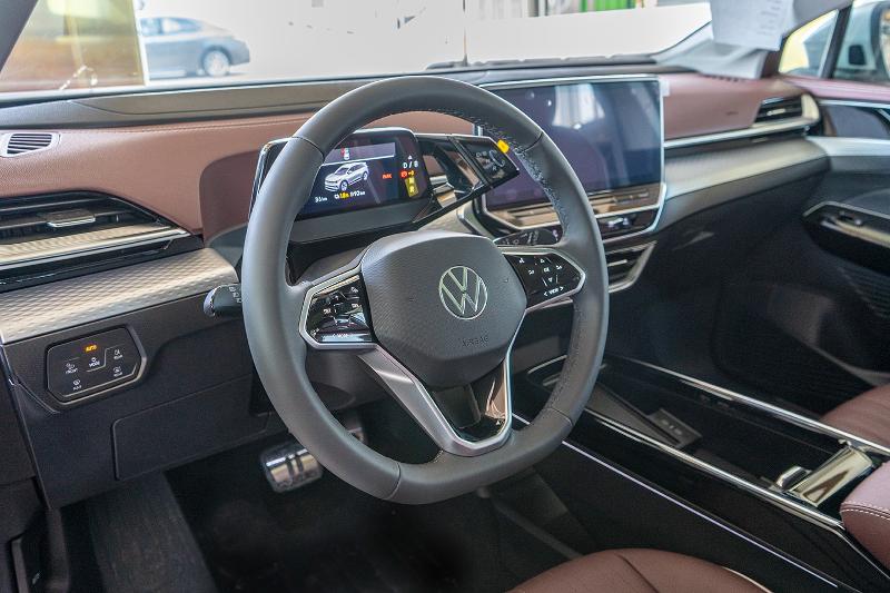 فولكس واجن ID.6 interior - Steering Wheel