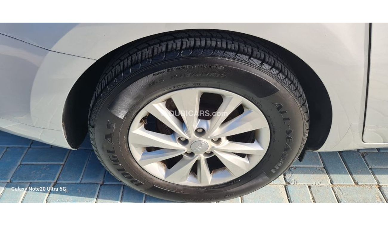 Kia Sedona Car is very good and clean