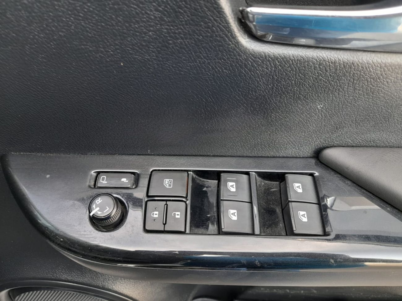 تويوتا هيلوكس DIESEL RHD