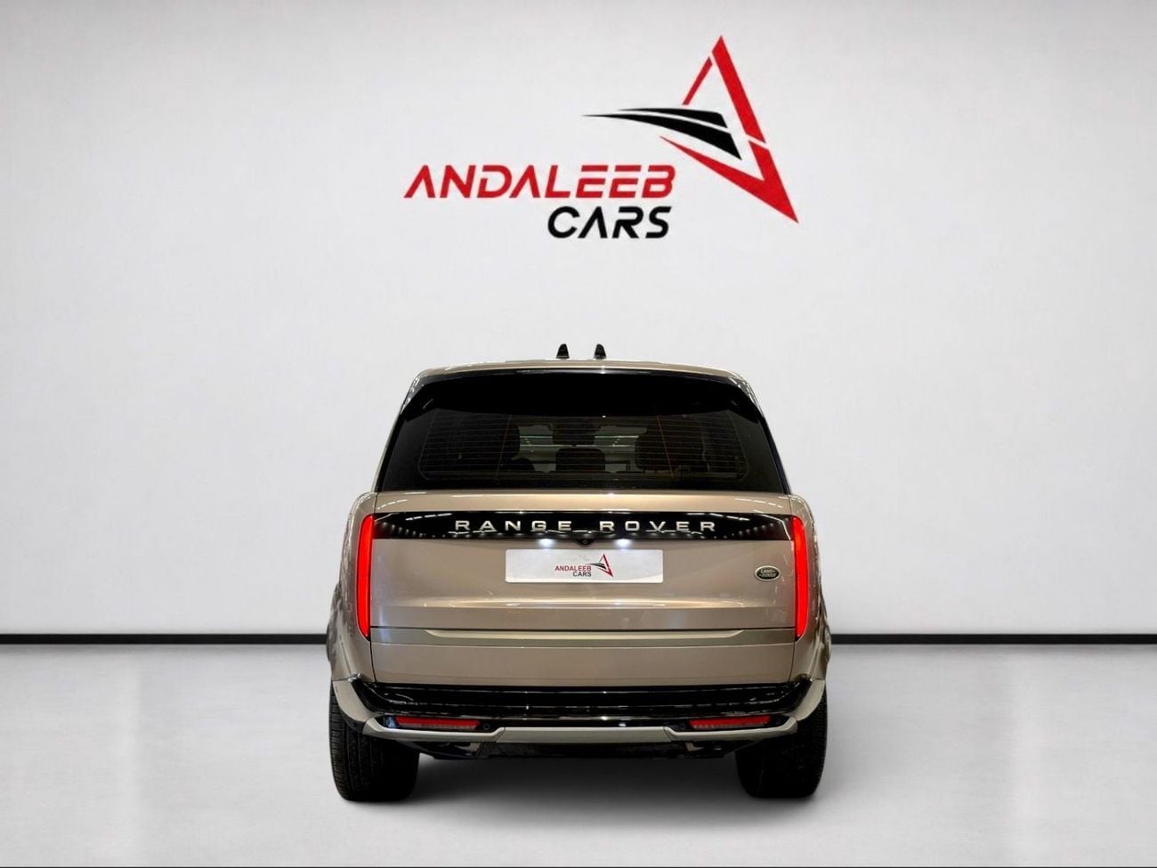 Land Rover Range Rover HSE P530 RANGE ROVER HSE P530 | AGENCY WARRANTY & FULL SERVICE HISTORY | 2023 | GCC SPECS