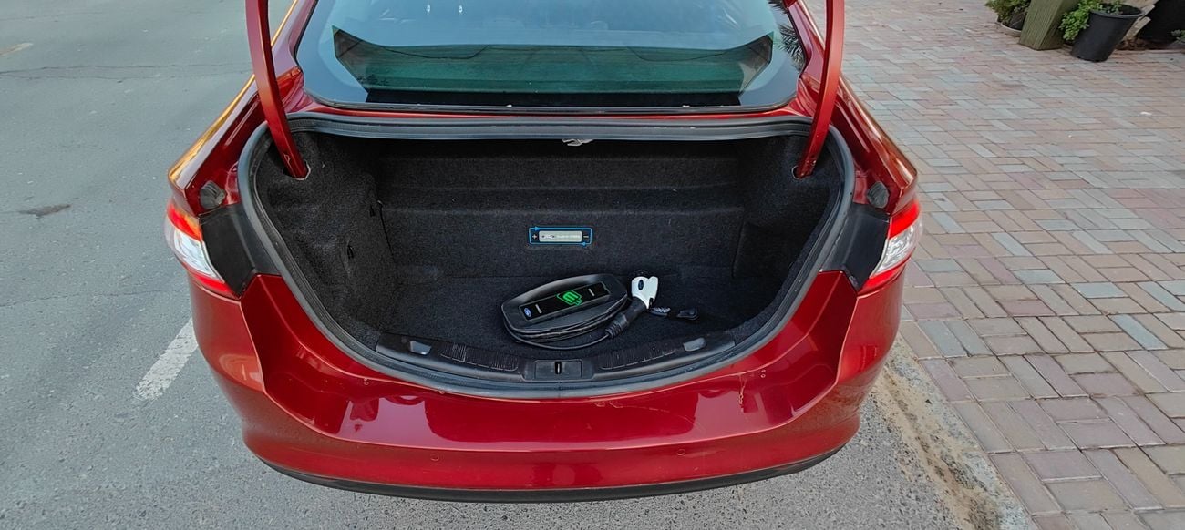 فورد فيوجن SE 2.0L Plug-In Hybrid