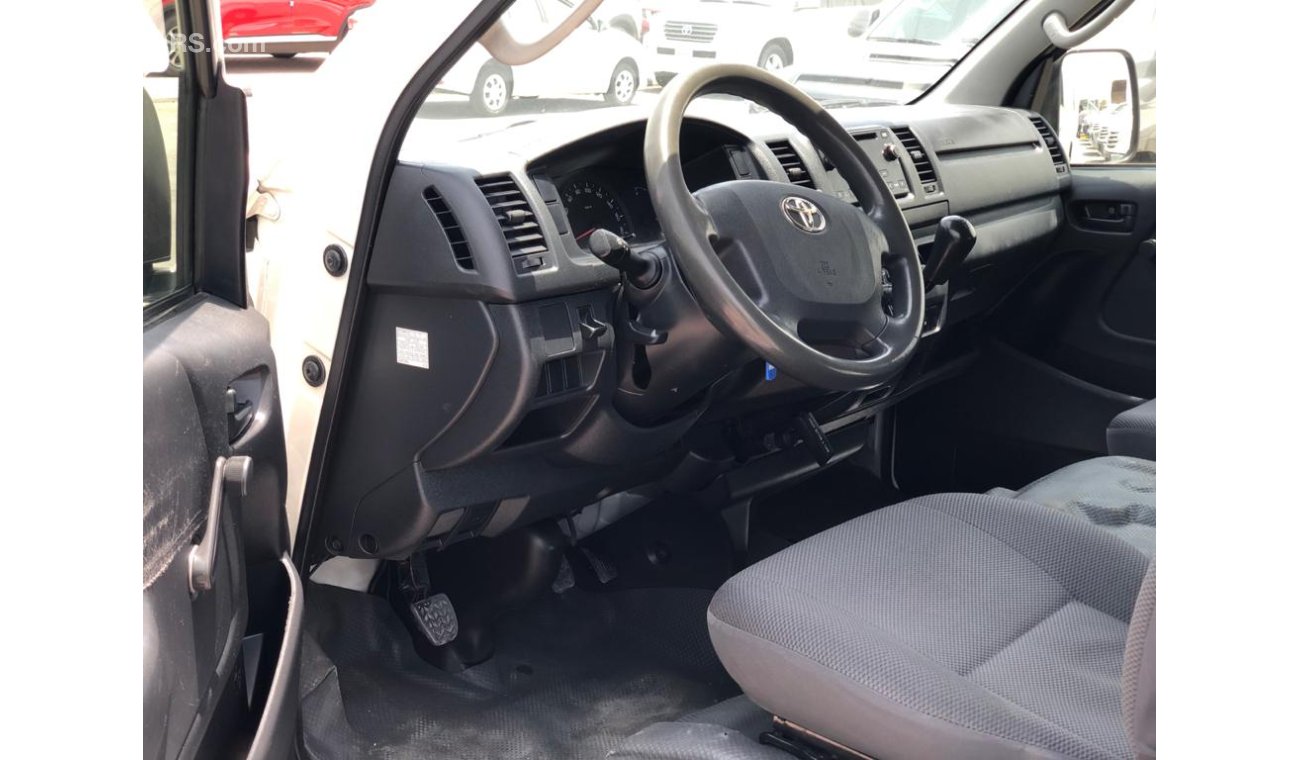 Toyota Hiace MINT CONDITION, GCC SPECS, STANDARD ROOF, CODE-39974