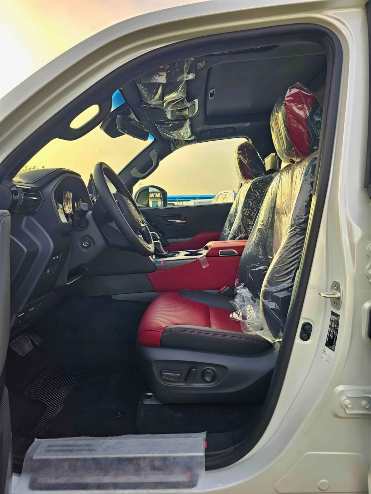 Toyota Land Cruiser GR SPORT 1MHEV HIGH HYBRID / 3.5L PETROL V6 / RADAR /REAR ENTERTAINMENT DVD/COOL BOX (CODE#LC3HGR)