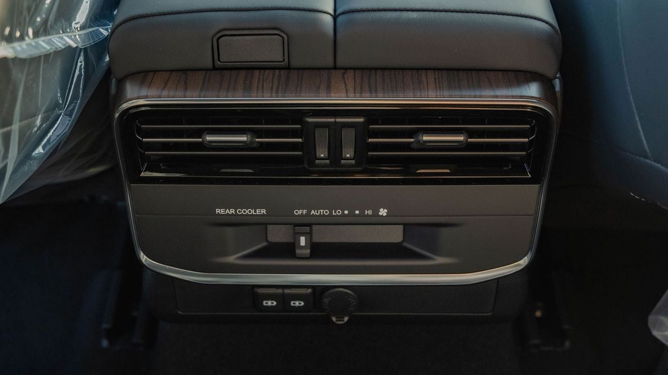 تويوتا لاند كروزر 2026 Toyota Land Cruiser 300 GXR 3.3L Twin Turbo AT Diesel (White)