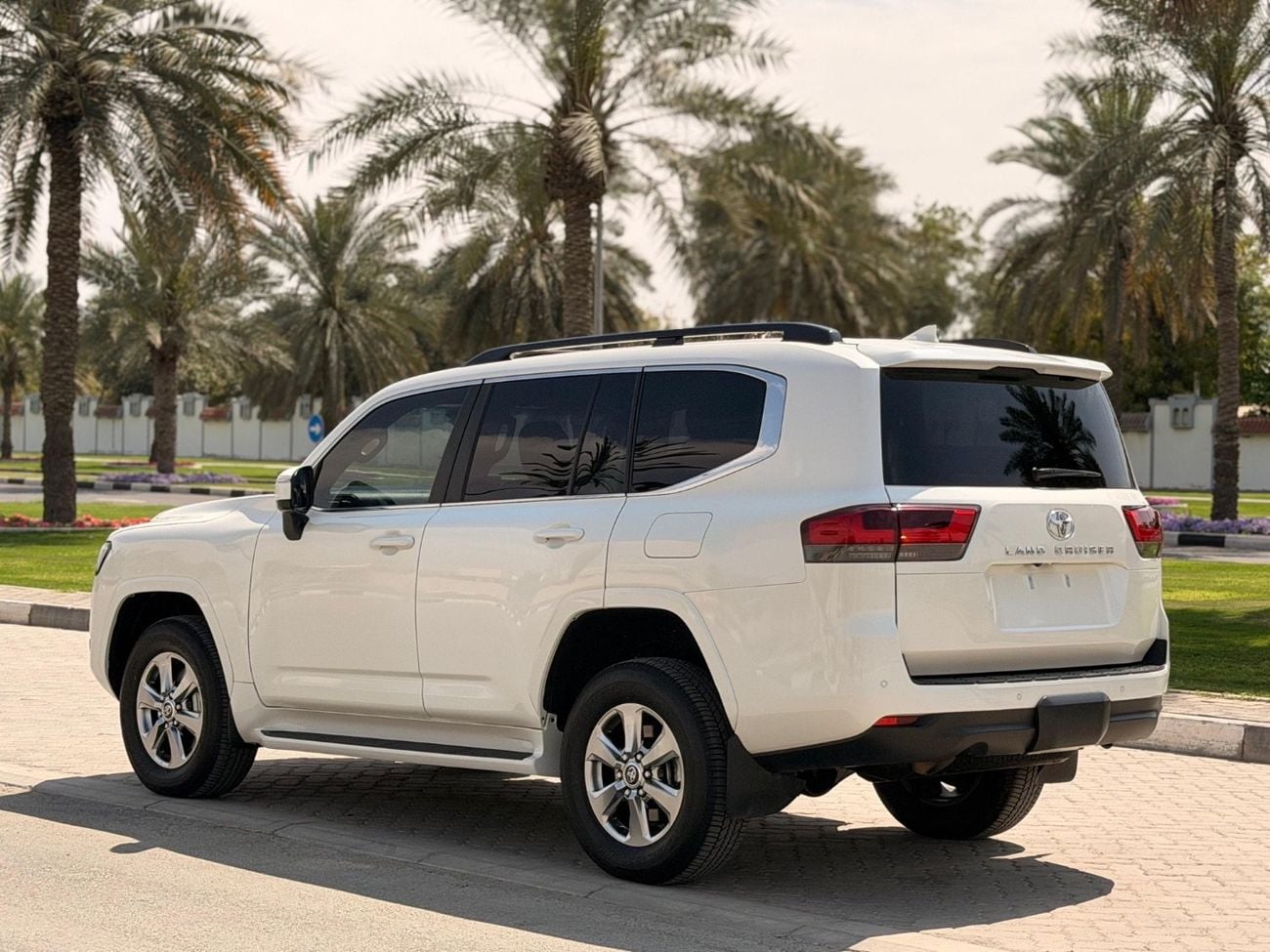 تويوتا لاند كروزر VX 3.3L