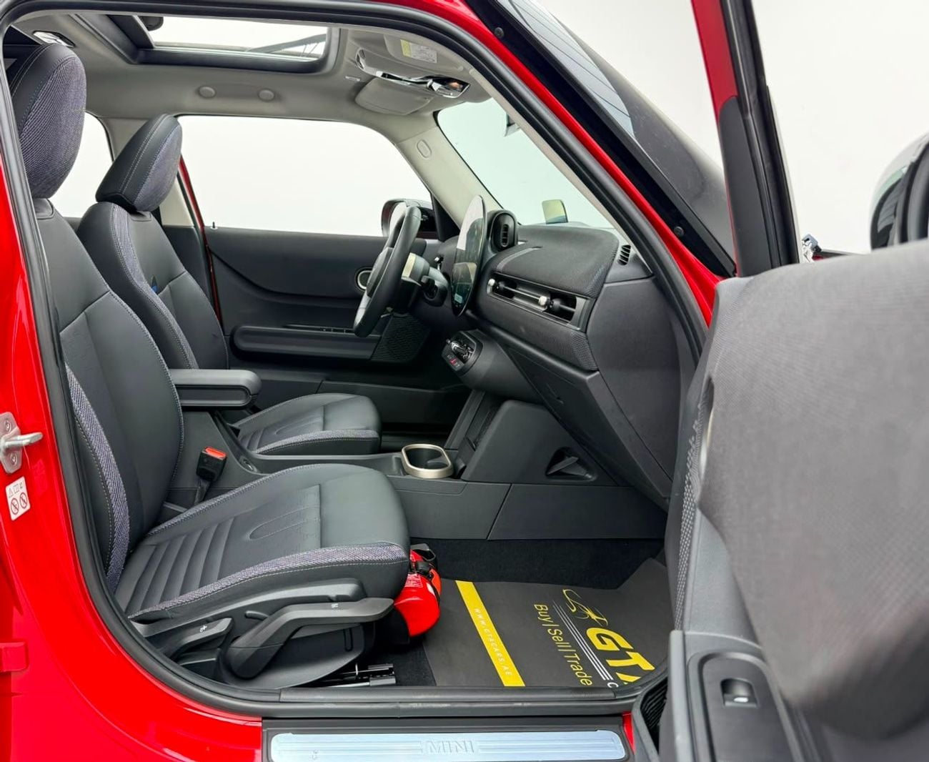 Mini Cooper C 2025 MINI Cooper C, 2027 MINI Warranty + Service Pack, Full MINI Service History, GCC
