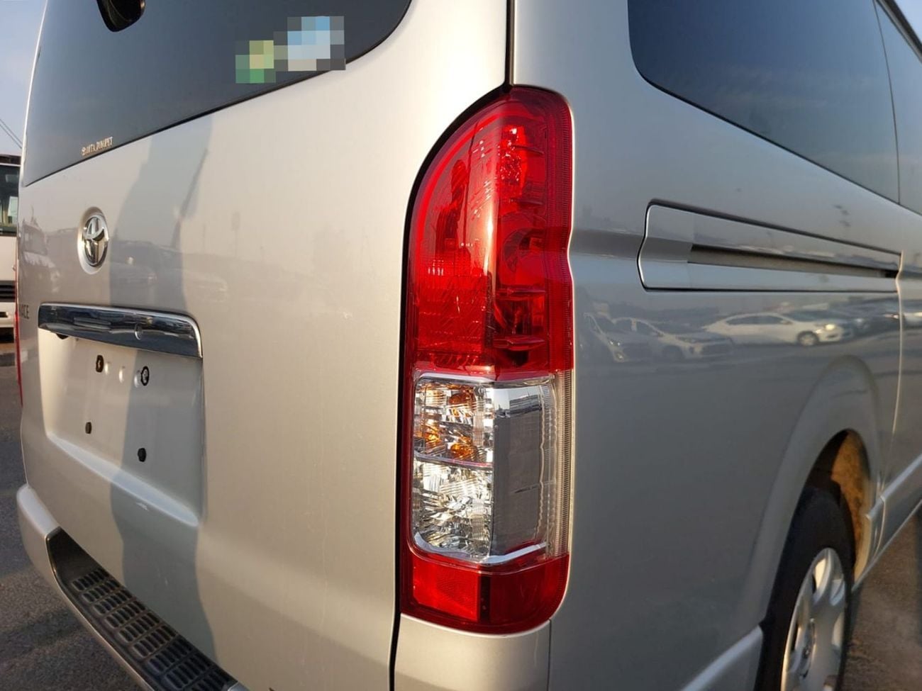 تويوتا هاياس DLS - STD ROOF TOYOTA HIACE VAN RHD 2019 MODEL 2.8 L DIESEL AUTOMATIC(PM22503)