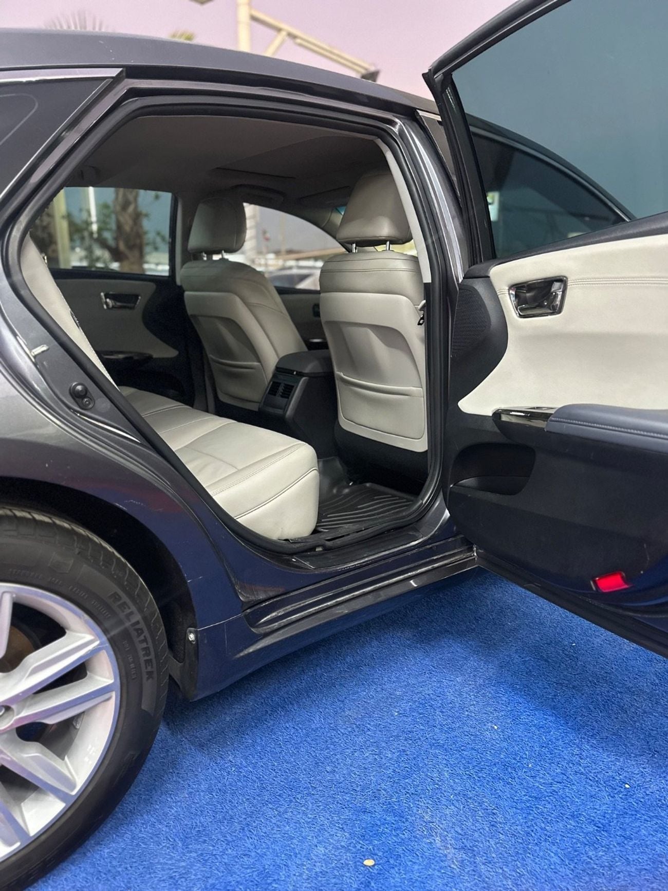 Toyota Avalon XLE 3.5L