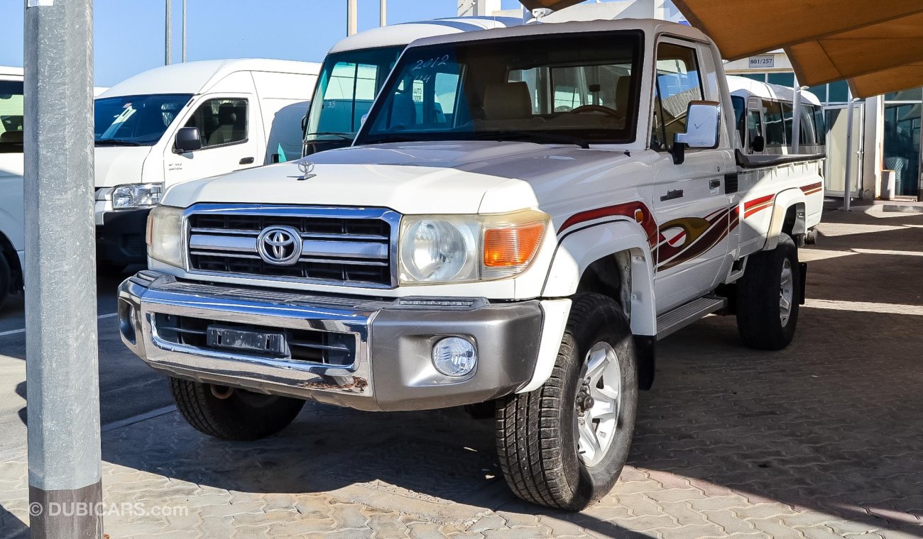 Toyota Land Cruiser Pick Up LX V6