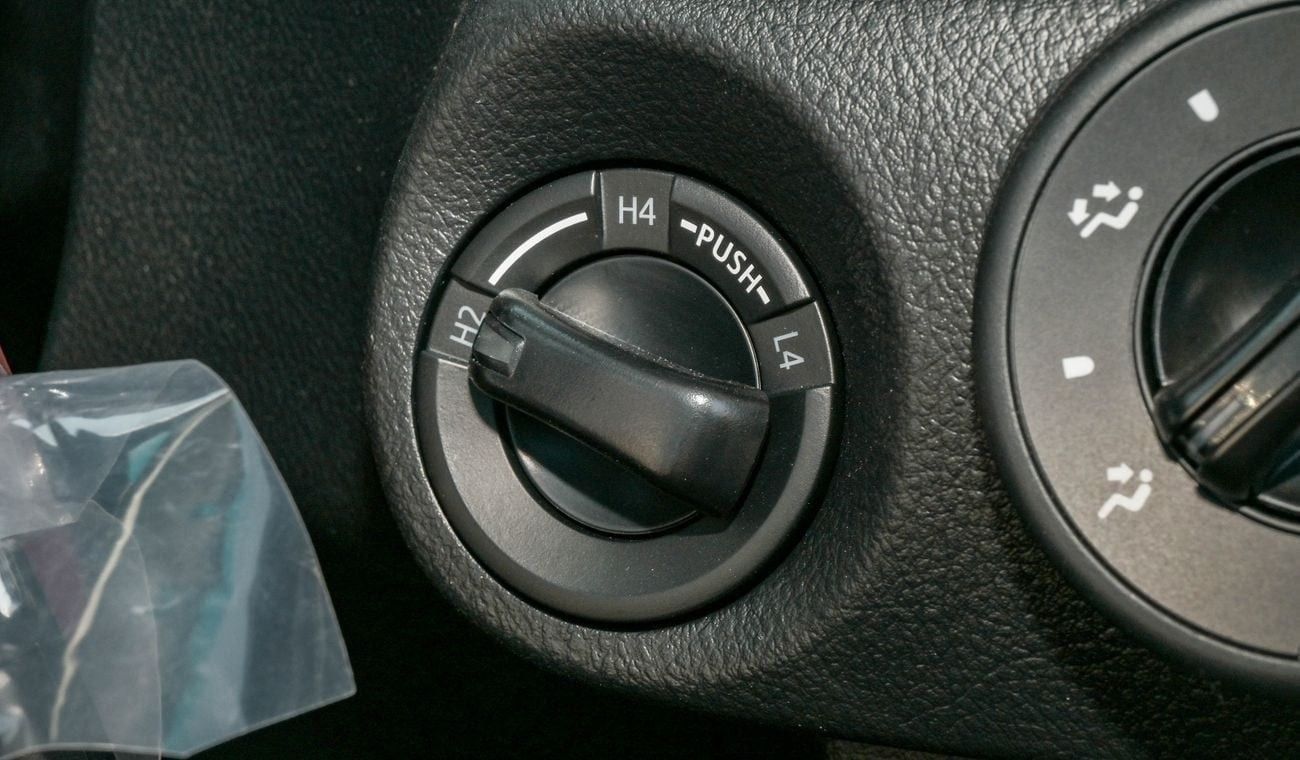 Toyota Hilux TOYOTA HILUX GLS , S/C 2.7L PETROL 4X4 M/T DIFFLOCK , STEEL BUMPER 2025 MODEL