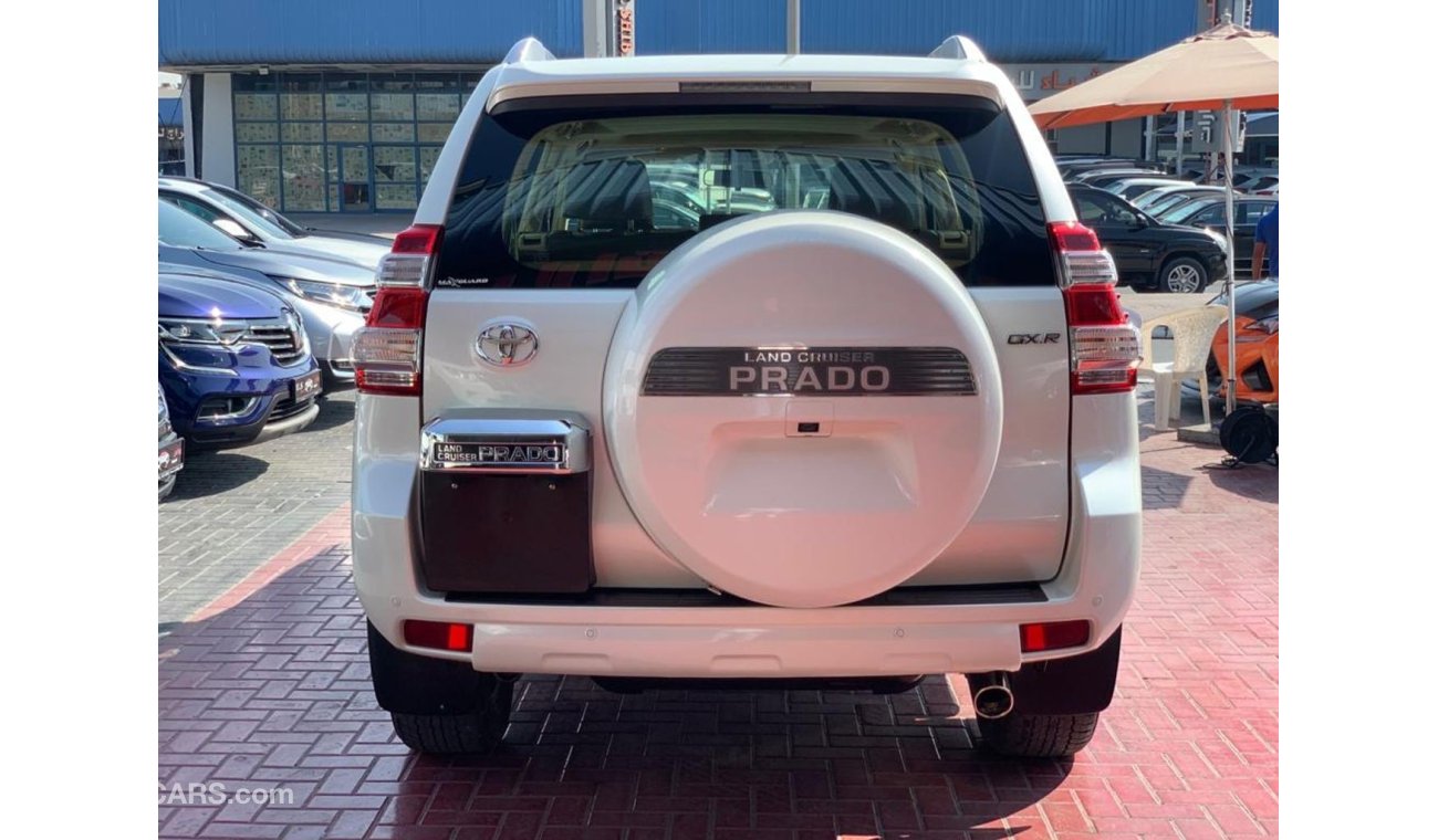 Toyota Prado V6 4.0 FULLY LOADED 2016 LOW MILEAGE GCC IN MINT CONDITION