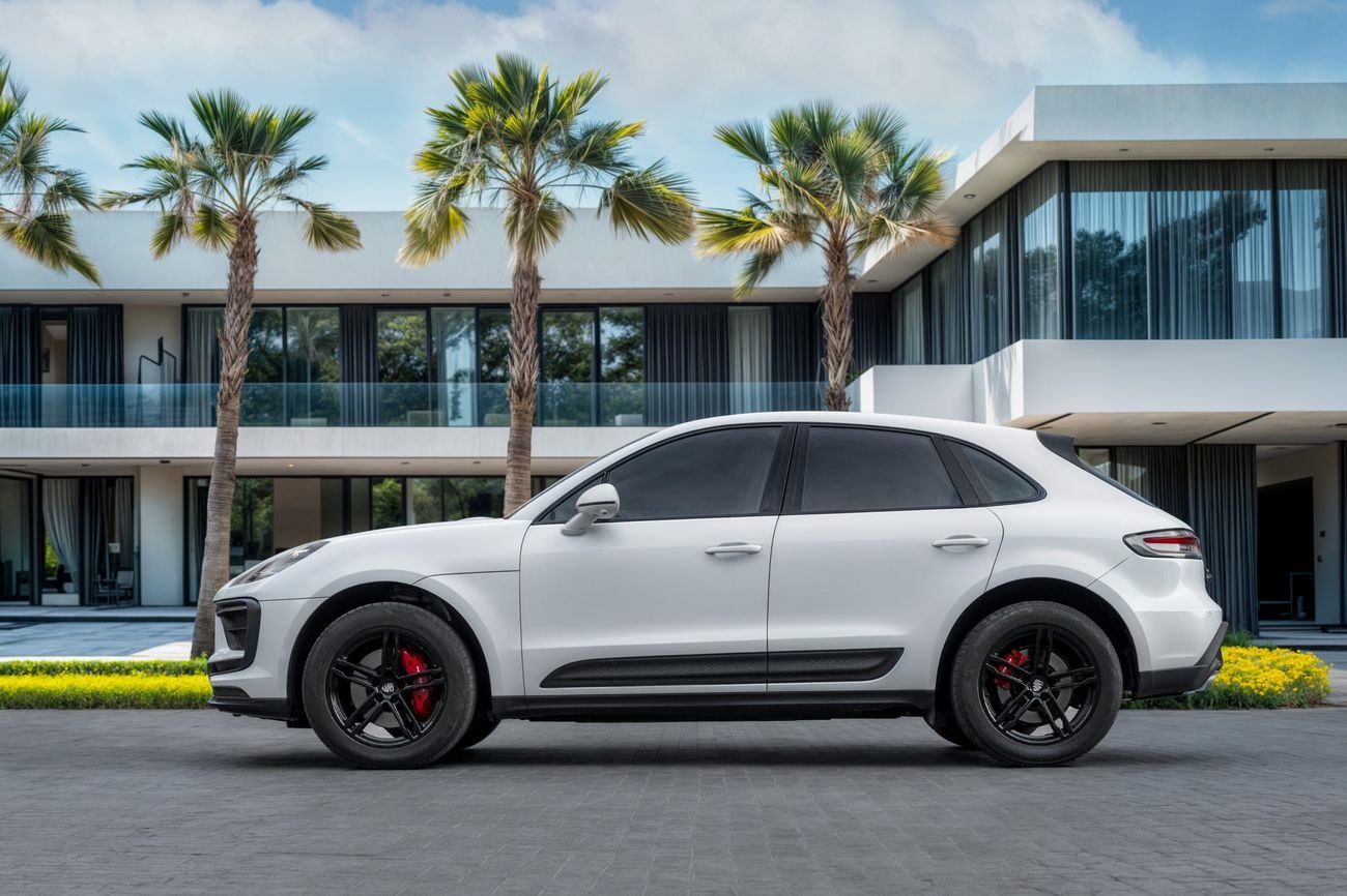 Porsche Macan STD Macan Base | 4,407 P.M | 0% Downpayment | Perfect Condition!