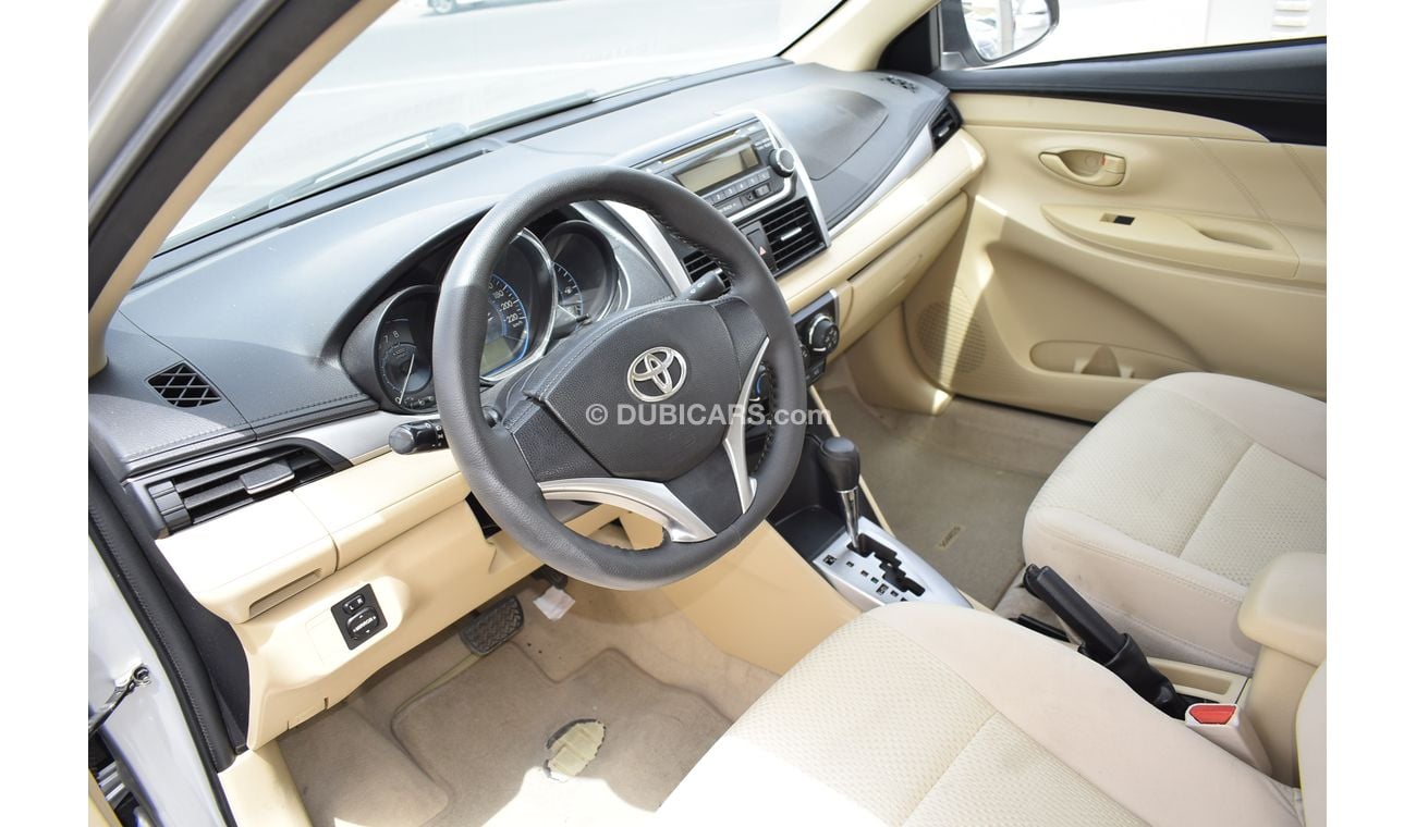 تويوتا يارس 2015 خليجي بحالة ممتازة  بدون حوادث