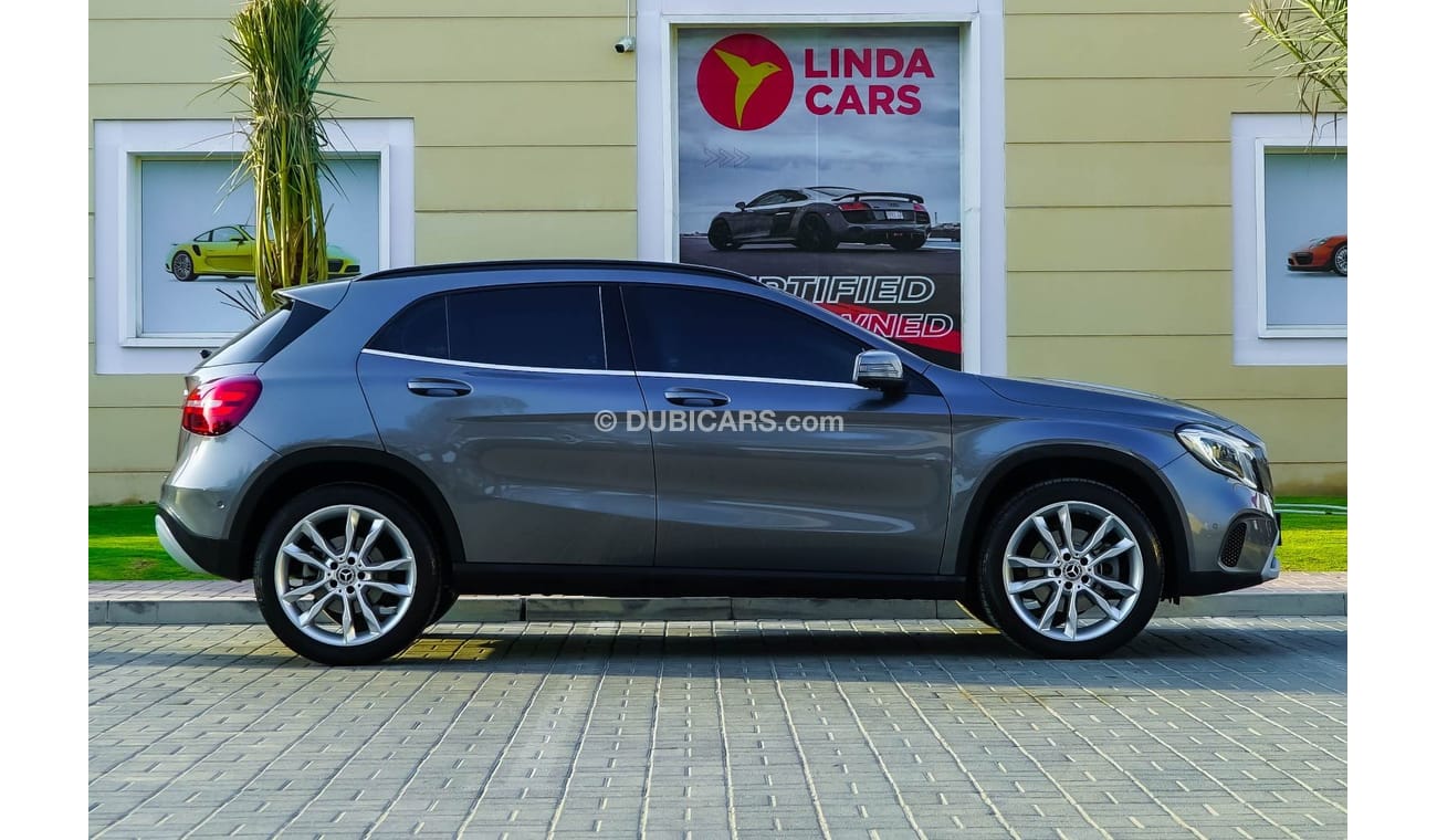 مرسيدس بنز GLA 220 Mercedes-Benz GLA 220 Std