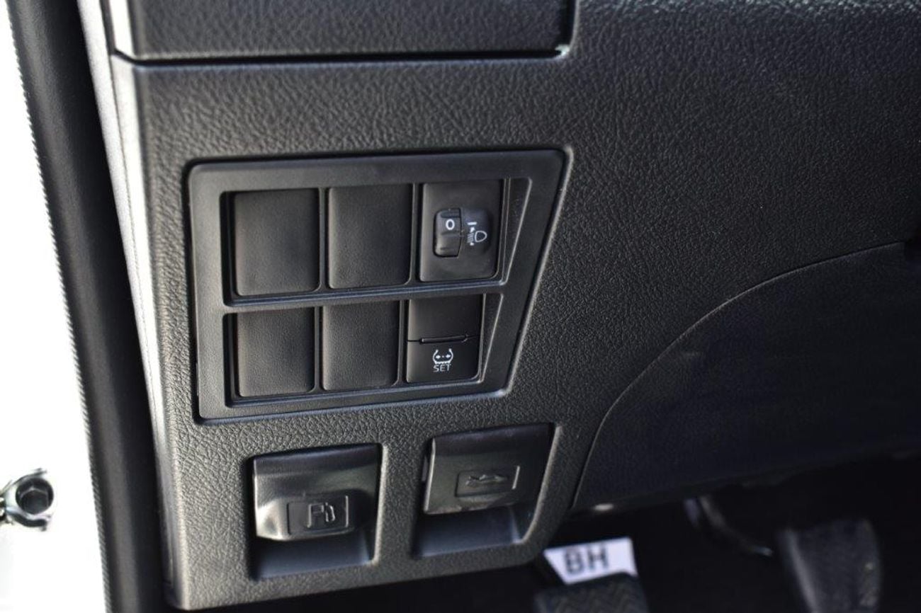 تويوتا هيلوكس GL 2.7L Single Cab Utility