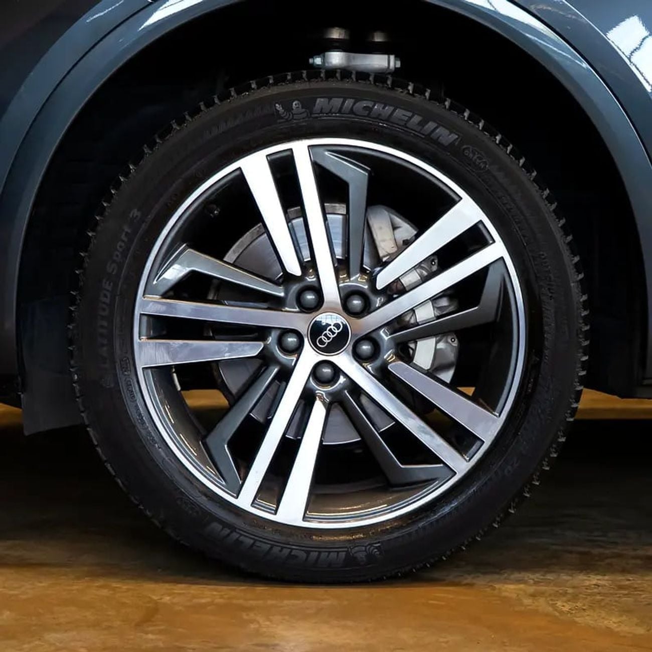 Audi Q5 45 TFSI ADVANCED 2.0L AED 2,874  pm • 0% Downpayment • Audi Q5 45Tfsi • Agency Warranty And Ser