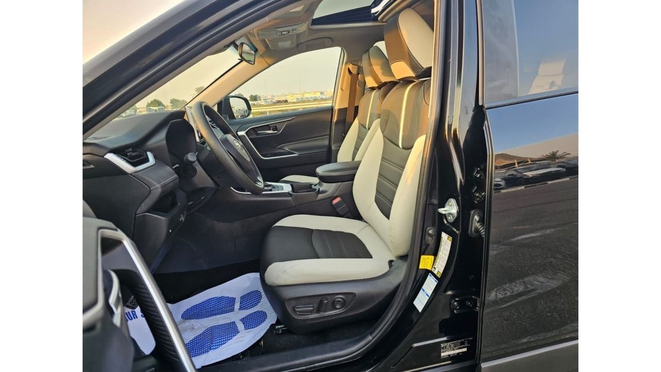 Toyota RAV4 “Offer”2021 Toyota Rav4 XLE AWD Hybrid Full Option 2.5L V4 - AWD 4x4 --UAE PASS