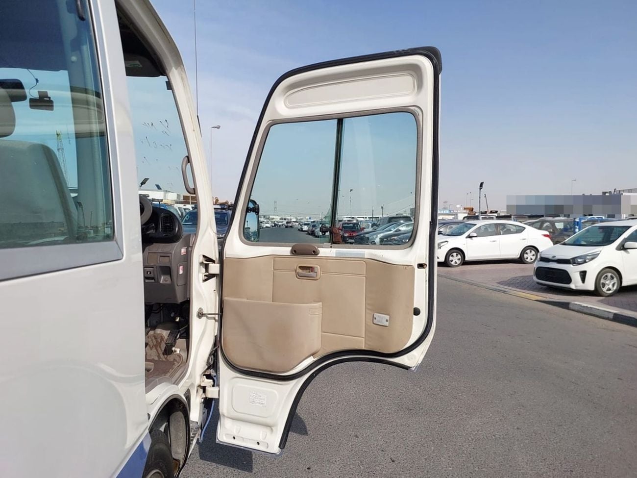 Toyota Coaster TOYOTA COASTER BUS RHD 2005 MODEL 4.0 L DIESEL AUTOMATIC(PM51046)