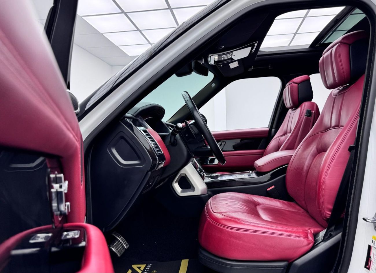 Land Rover Range Rover Vogue SE 5.0L 2018 Range Rover Vogue SE Supercharged V8, Full Service History, GCC