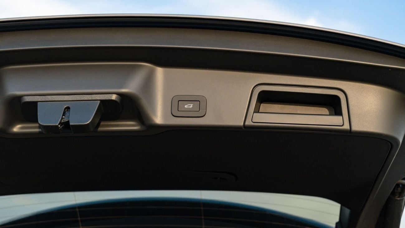 لاند روفر رانج روفر إيفوك 2025 | RANGE ROVER EVOQUE 249PS PREMIUM HONOR [ EXPORT ONLY ]