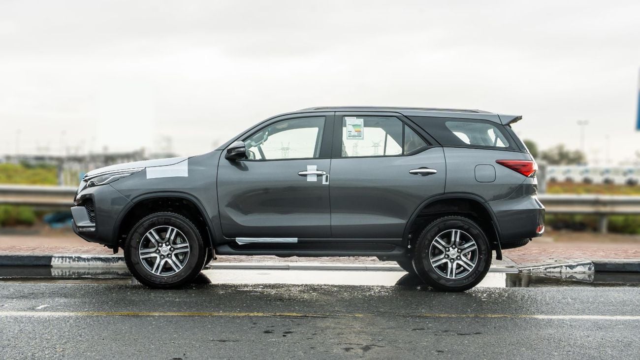 تويوتا فورتونر VXR 2026 Toyota Fortuner VX 4.0L AT Petrol (Gray-Tan)