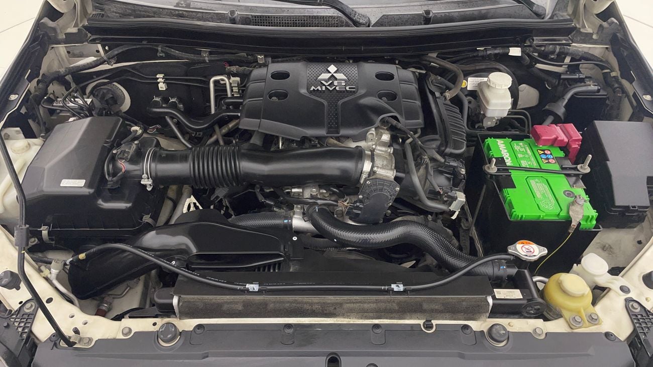 ميتسوبيشي مونتيرو سبورت GLS MID 3 | بدون دفعة مقدمة | اختبار القيادة في المنزل