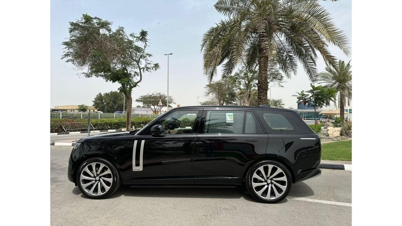 Land Rover Range Rover GCC SPEC UNDER WARRANTY AND SERVICE
