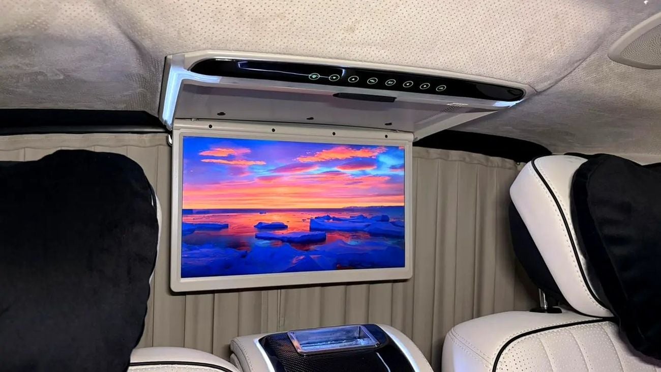 Mercedes-Benz V 300 ARRIVAL MODEL VIP MERCEDES GCC V300 with ADDITIONAL REAR AC - 2 Years Warranty by VLINE