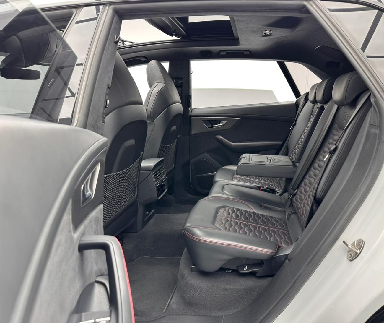 أودي RSQ8 2023 Audi RS Q8, Urban Kit, 05/2026 Audi Warranty, 05/2028 Audi Service Contract, Audi FSH, GCC