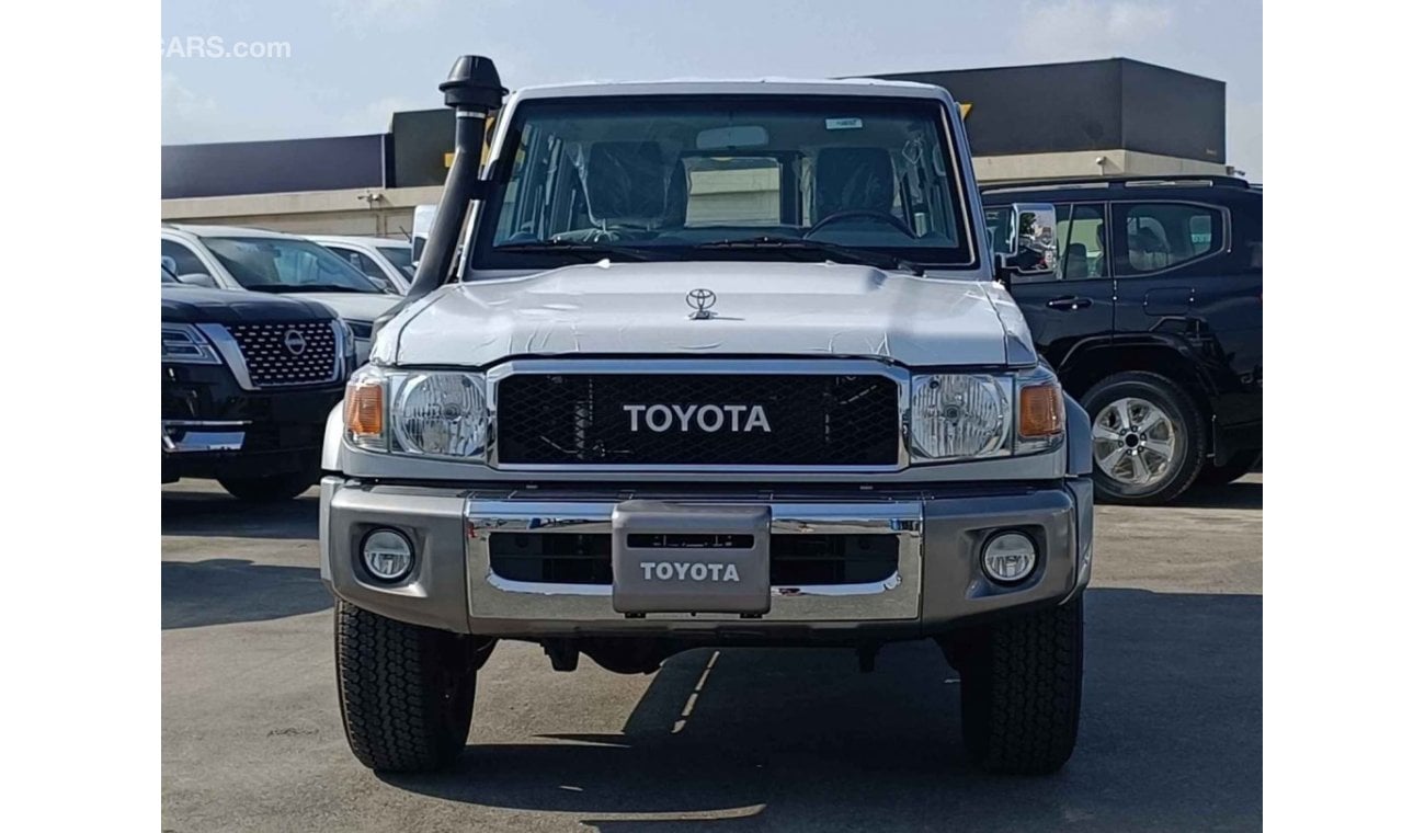 Toyota Land Cruiser Hard Top LX,  4.0L V6 Petrol, M/T, Chrome Mirror With Grey Interior (CODE # 67936)